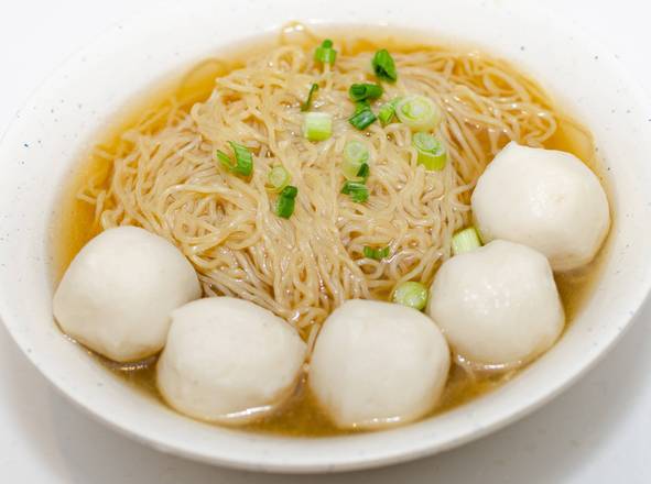 161. Fish Ball with Noodle in Soup 鮮魚蛋湯麺